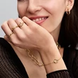 Kép 5/5 - Pandora organikus formájú pavé kör & tenyésztett gyöngy charm - 163831C01-50