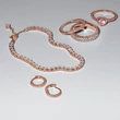 Kép 4/4 - Pandora Szikrázó rózsaszín pavé gyűrű - 182999C01-50