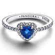 Kép 2/3 - Pandora kiemelt hercegnőkék szív gyűrű - 198421C09-50