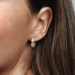 Kép 3/3 - Pandora Signature bicolor karika fülbevaló - 282737C01