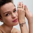 Kép 4/5 - Pandora Disney Az oroszlánkirály kapcsos Pandora Moments fonott bőr karkötő - 593361C01-S2