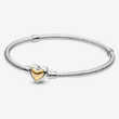 Kép 1/4 - Pandora kupolás arany szívkapcsos karkötő - 599380C00-16