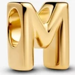 Kép 1/3 - Pandora arany "M" betű charm - 763959C00