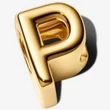 Kép 2/3 - Pandora arany "P" betű charm - 763962C00