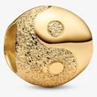 Kép 1/5 - Pandora arany texturált jin és jang mini charm - 764045C00