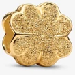 Kép 1/5 - Pandora arany texturált lóhere mini charm - 764047C00