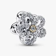 Kép 1/4 - Pandora kéttónusú szikrázó virág charm - 764480C01