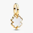 Kép 1/4 - Pandora aranyozott fehér négylevelű lóhere függő - 764564C01