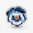 Kép 2/6 - Pandora kék árvácska charm - 790777C02