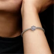 Kép 4/5 - Pandora ünnepi áttört hópehely charm - 792360C00