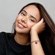 Kép 4/4 - Pandora Disney Mickey & Minnie csók piros muránói üveg függő - 792522C01