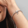 Kép 4/5 - Pandora Marvel - A galaxis őrzői táncoló Groot charm - 792554C01