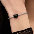 Kép 4/5 - Pandora matt fekete szív charm - 793337C04