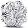 Kép 2/5 - Pandora texturált négylevelű lóhere charm  - 794047C00