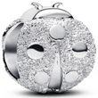 Kép 1/5 - Pandora texturált katicabogár charm  - 794527C00