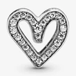 Kép 2/4 - Pandora szikrázó szabadkézi szív charm - 798692C01