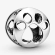 Kép 1/4 - Pandora áttört mancsmintás charm - 798869C00