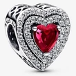 Kép 1/4 - Pandora szikrázó piros lapos szív charm - 799218C02